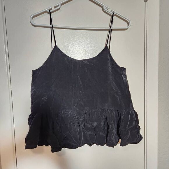 H&M ruffle hem top - Picture 2 of 4